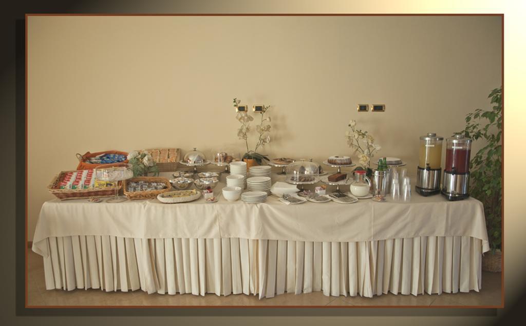 City Hotel Касория Екстериор снимка