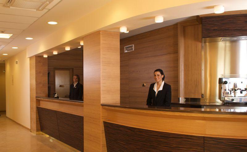 City Hotel Касория Екстериор снимка