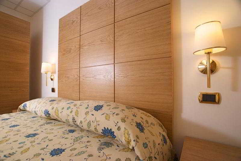 City Hotel Касория Екстериор снимка