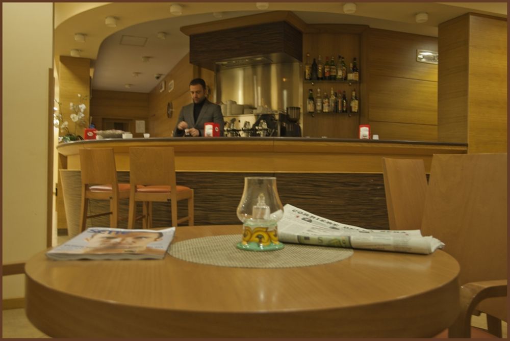 City Hotel Касория Екстериор снимка
