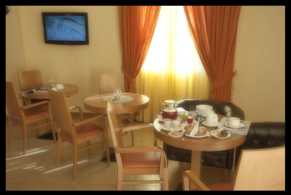 City Hotel Касория Екстериор снимка