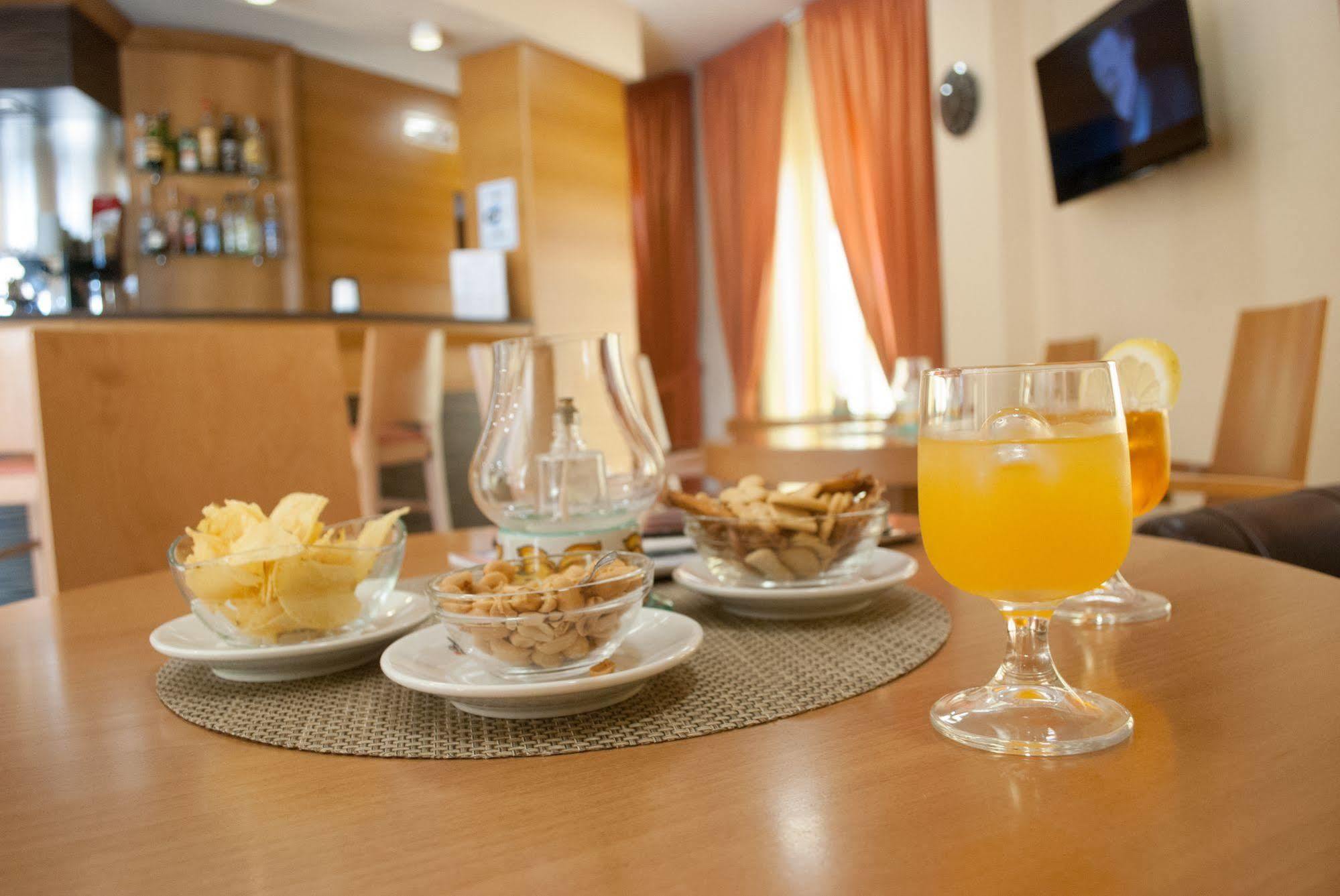 City Hotel Касория Екстериор снимка