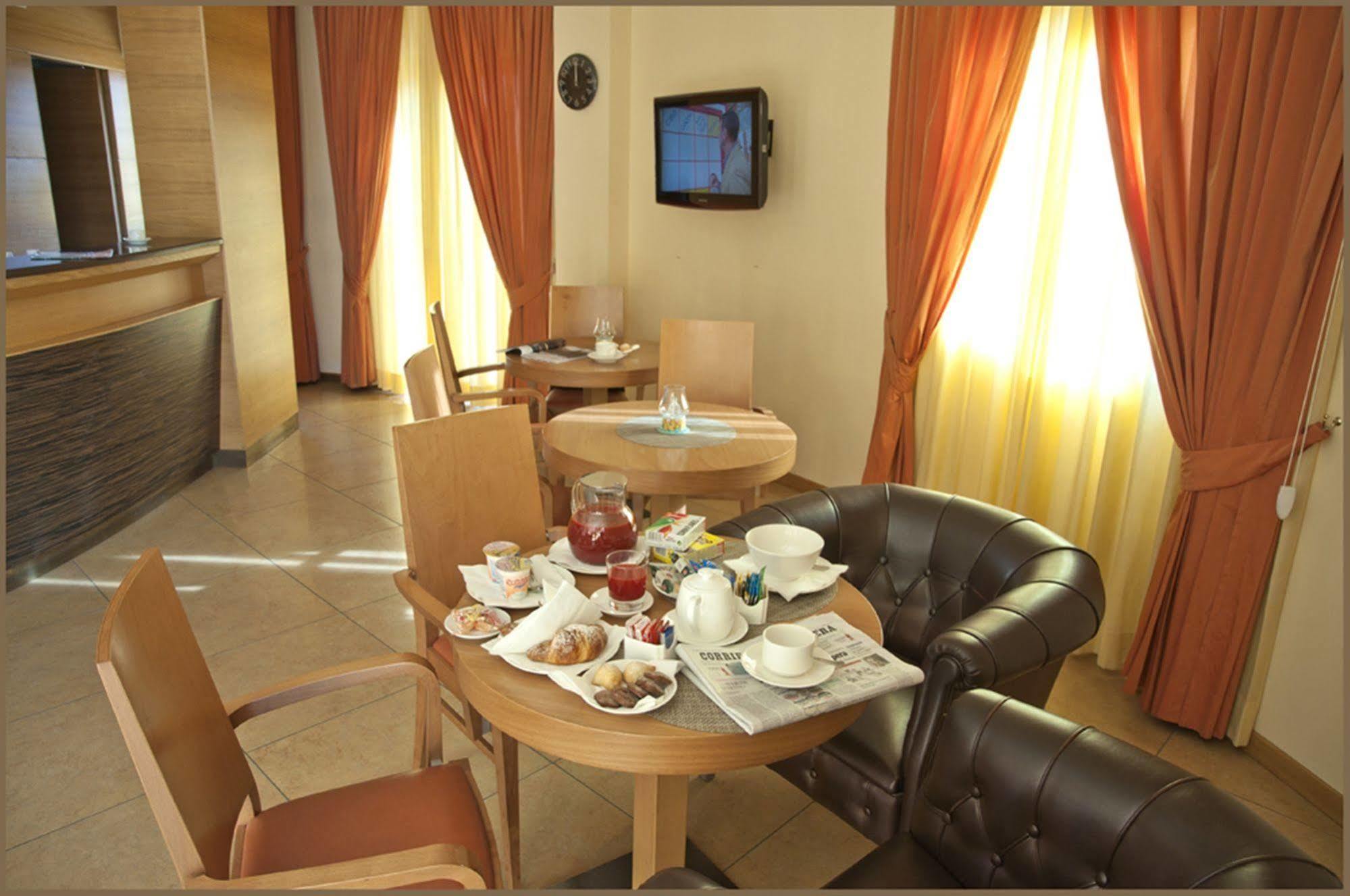 City Hotel Касория Екстериор снимка