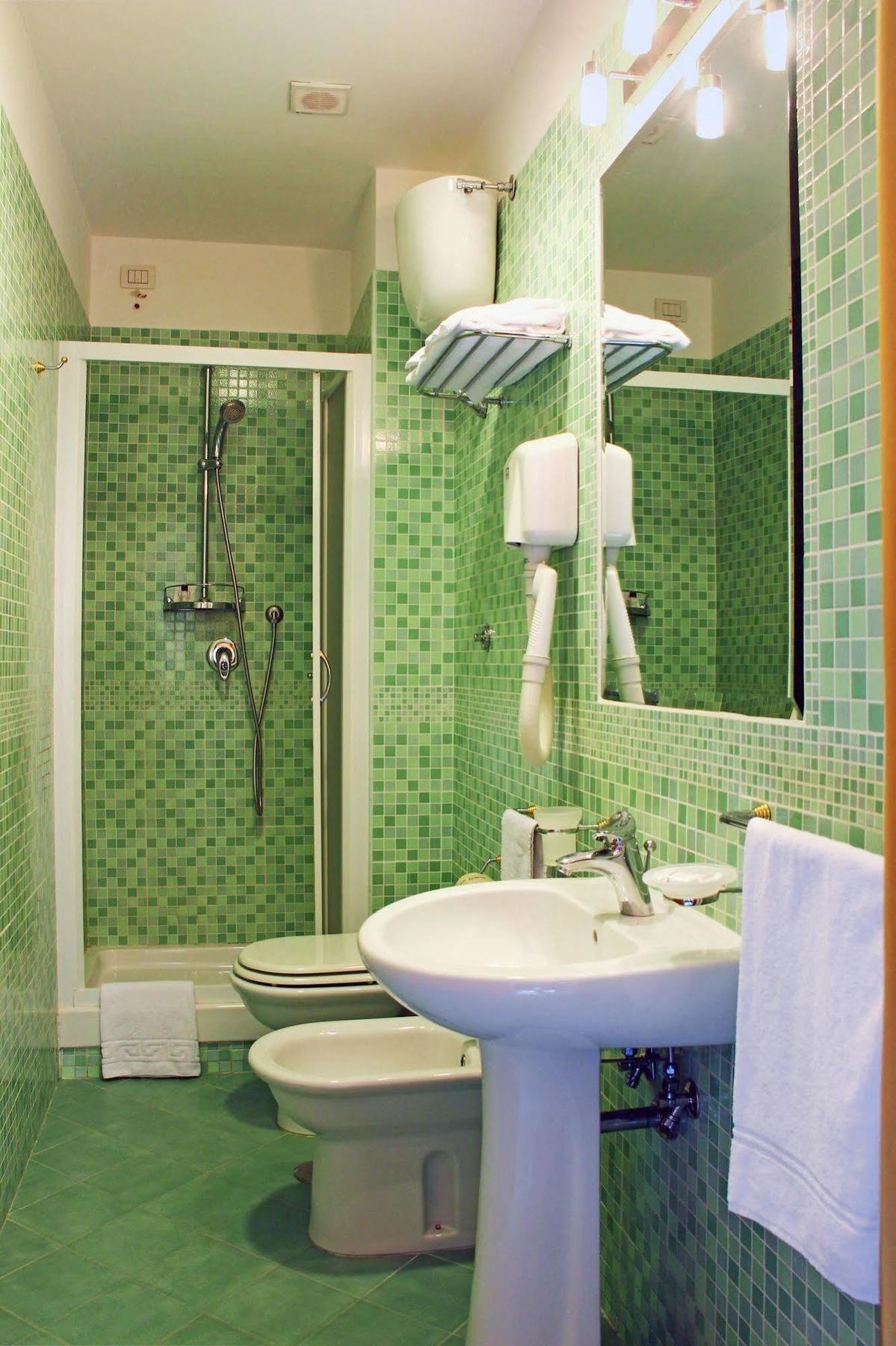 City Hotel Касория Екстериор снимка