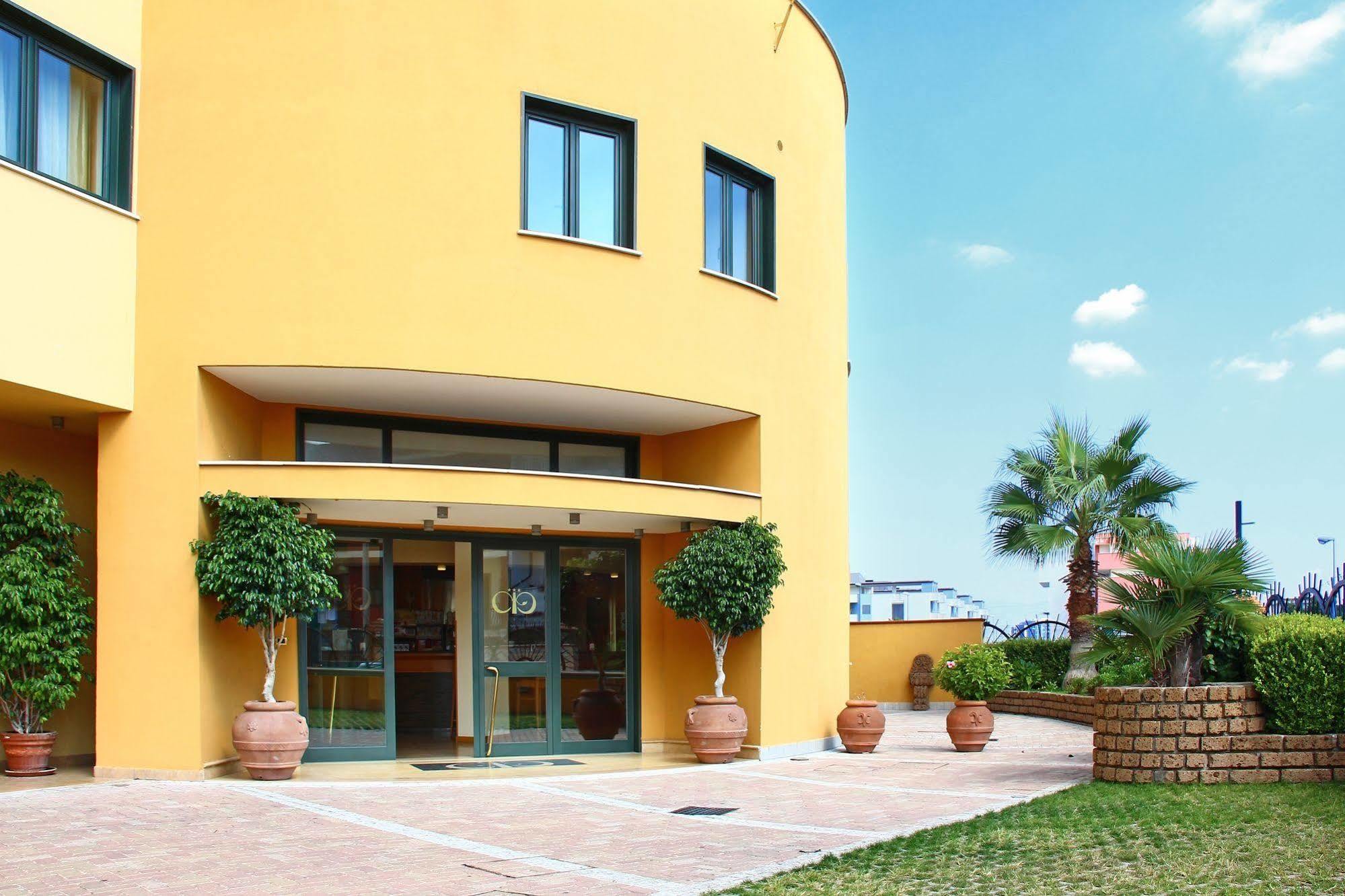 City Hotel Касория Екстериор снимка