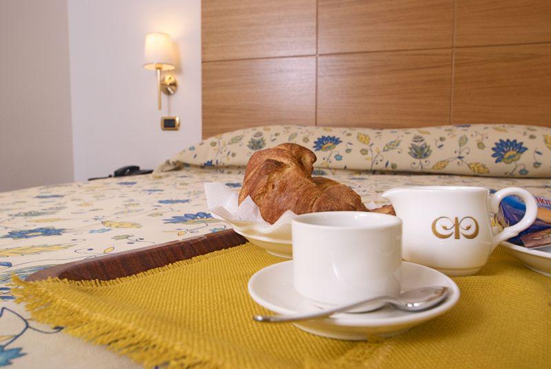 City Hotel Касория Екстериор снимка